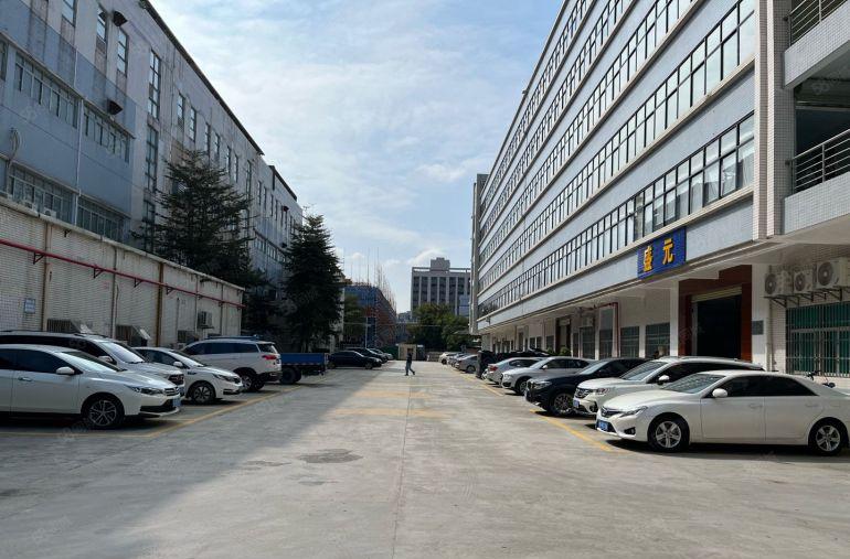 石碣标准厂房，停车充足，近高速路口