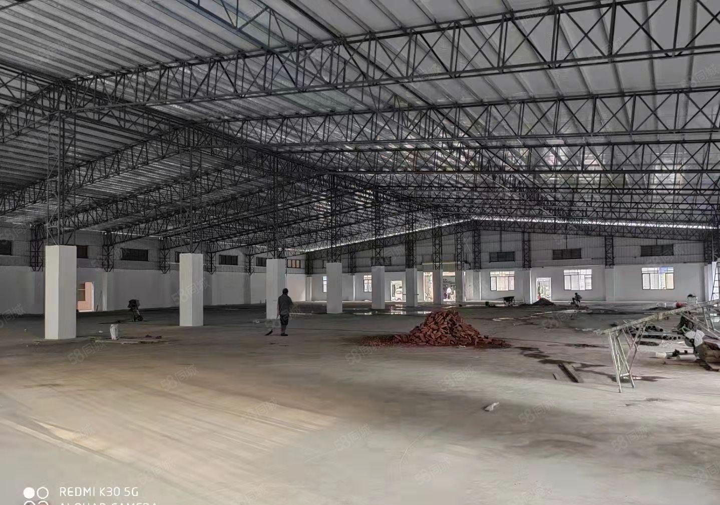 石碣村全新厂房2500方，院子空地800方，价格优惠