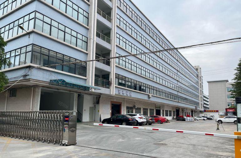 石碣镇标准厂房，高速路旁