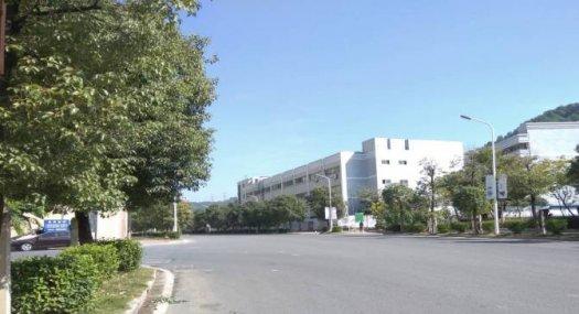 惠州市惠阳区镇隆镇１８０００平米独院厂房出售（国有证件）