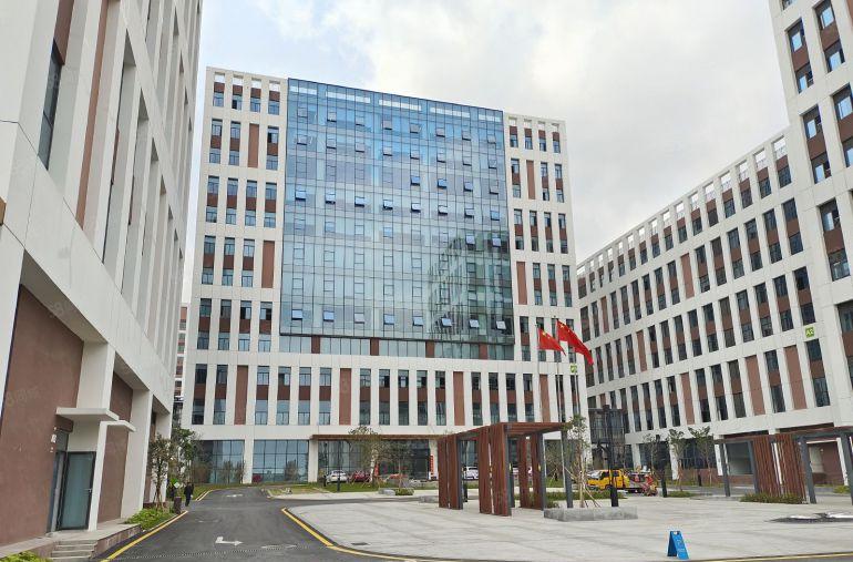 业主直租非中介10块一平！石龙二桥旁1500平全新厂房出租