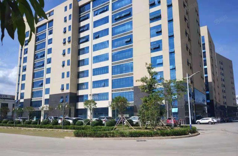 清溪高速口青皇新出原房东楼上3500平厂房仓库出租，拎包生产