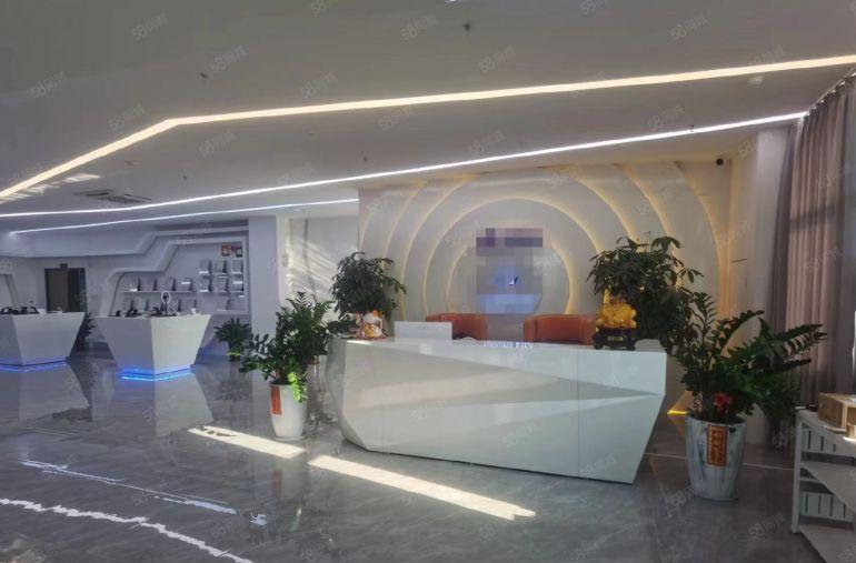 清溪三中靠凤岗新出原房东楼上3600平厂房仓库出租,豪华入住