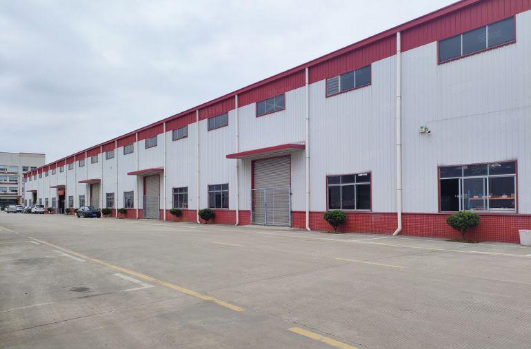 清溪三中独院分租实际面积2000方单一层，合同5年，近高速路