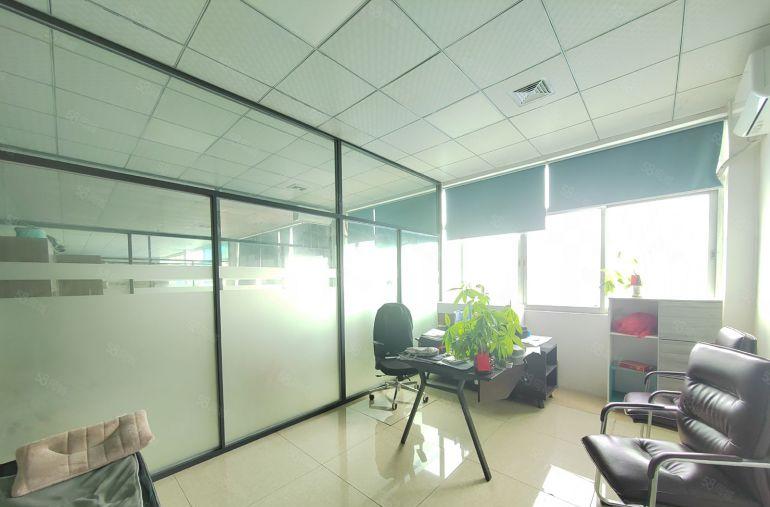 清溪镇楼上1500平，10元厂房出租，精装修，宿舍饭堂配套