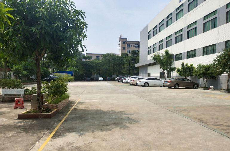 清溪三中标准一二楼1500平现成装修带行车13块钱厂房出租