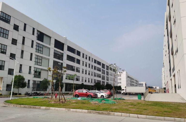 清溪高速口罗马新出原房东楼上6000平厂房仓库出租，拎包生产