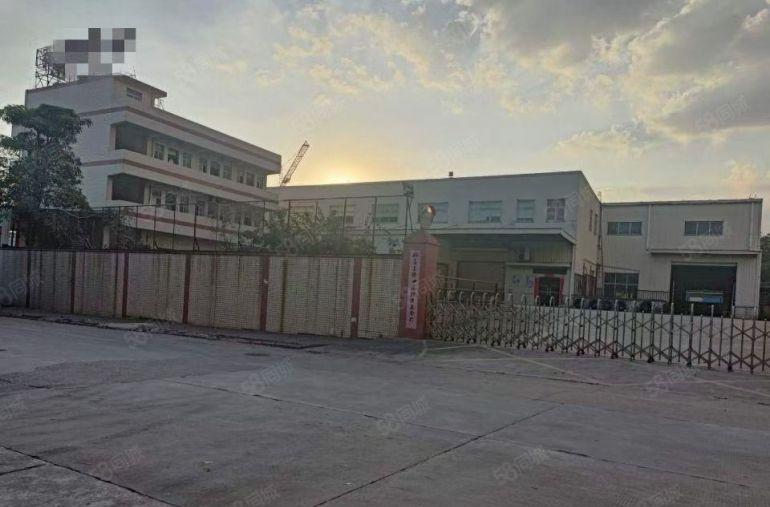 清溪三中高速路口旁，标准单一层钢构厂房出租，独门独院，