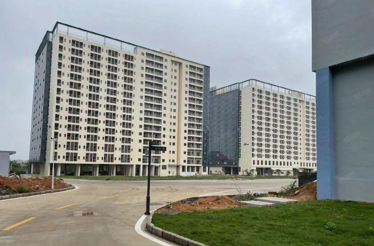 全新工业园厂房每层3000平可分租，园区形象好靠近高速路口