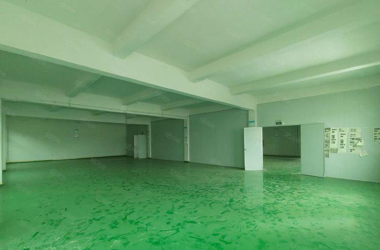 清溪镇谢坑楼上厂房出租630带装修全新地坪漆空地大送车位