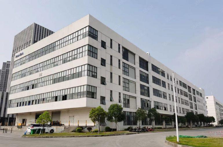 清溪高速口罗马新出原房东楼上6000平厂房仓库出租，拎包生产