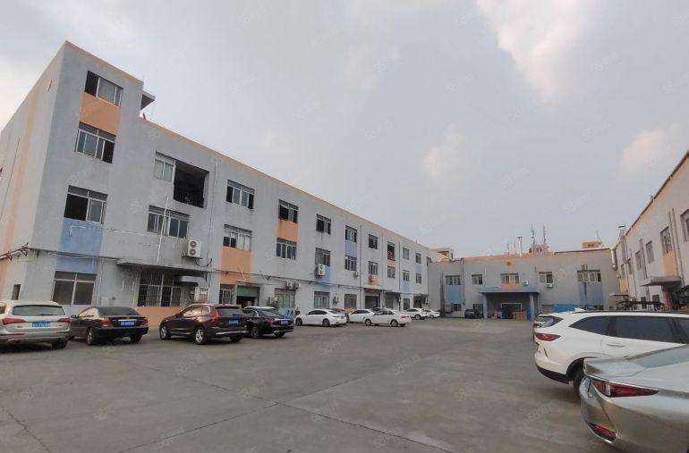 清溪三中村原房东厂房出租一楼810带办公室门口空地大可分租