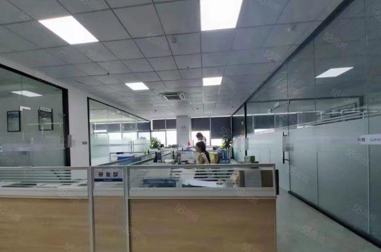 清溪高速口三中靠近凤岗塘厦新出楼上1600平装修厂房仓库出租