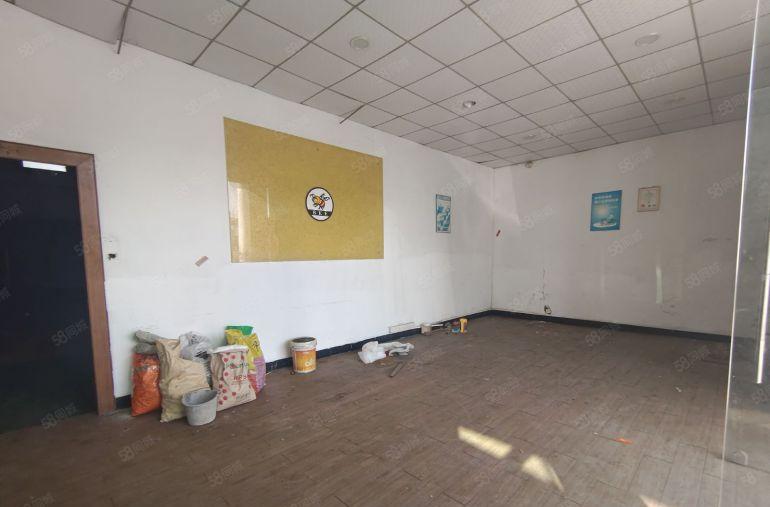 清溪一楼高6米标准1150平厂房出租，装修办公室，主线到车间