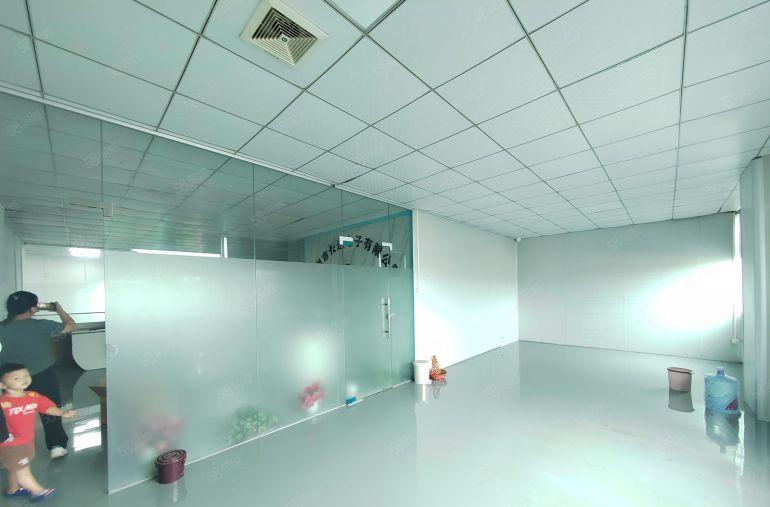 清溪镇三中村楼上精装修1000平米厂房出租