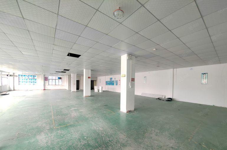 三中村楼上500平精装修厂房出租，实际面积0公摊，行业不限