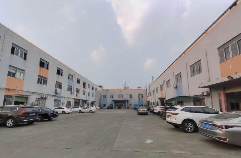 清溪三中村原房东厂房出租一楼810带办公室门口空地大可分租