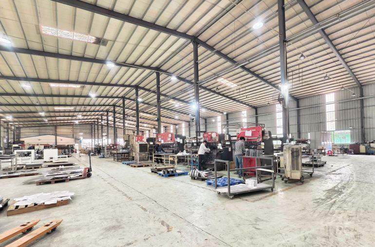 清溪原房东钢构独院3000平高8米宿舍比例少，0公摊电费自交