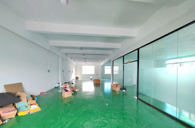 清溪镇中心楼上10元厂房出租，300平米，现成装修，易招工！