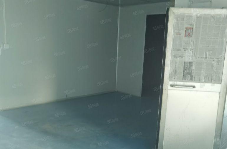 清溪三中原房东独院厂房出租6450平方，带行车水电豪华装修