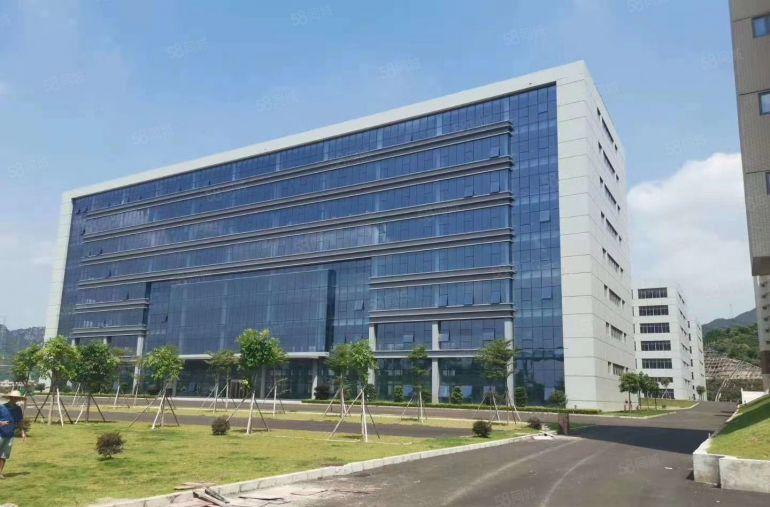 15块起租清溪三中高速口大型园区8万平一手房东直租，大小可分