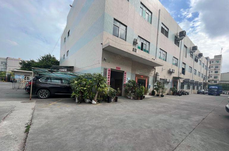 急租原房东二楼2000平可分租,现成装修,有消防喷淋