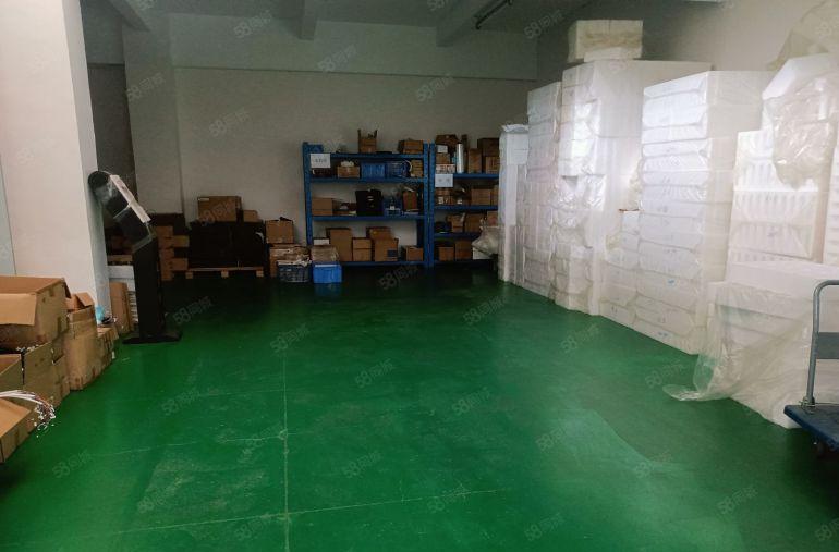 清溪上元楼上面积3500平方，可分租，9.8元，精装修