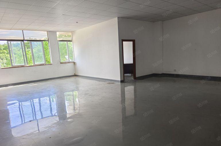 清溪大利新出2楼1620平带装修标准厂房出租，水电齐全