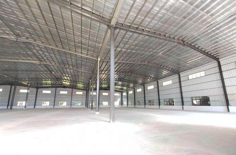 东莞清溪镇原房东独门独院5000平米钢构厂房出租，中高10米