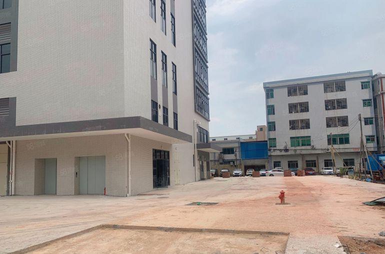 横沥镇模具城附近一手房东新建重工业厂房一楼带牛角位低价出租