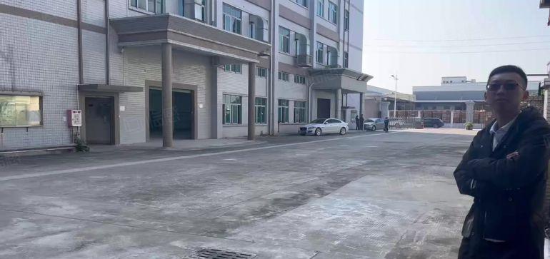 横沥新出原房东标准独院带独立现成办公室。带航车适合小五金电子