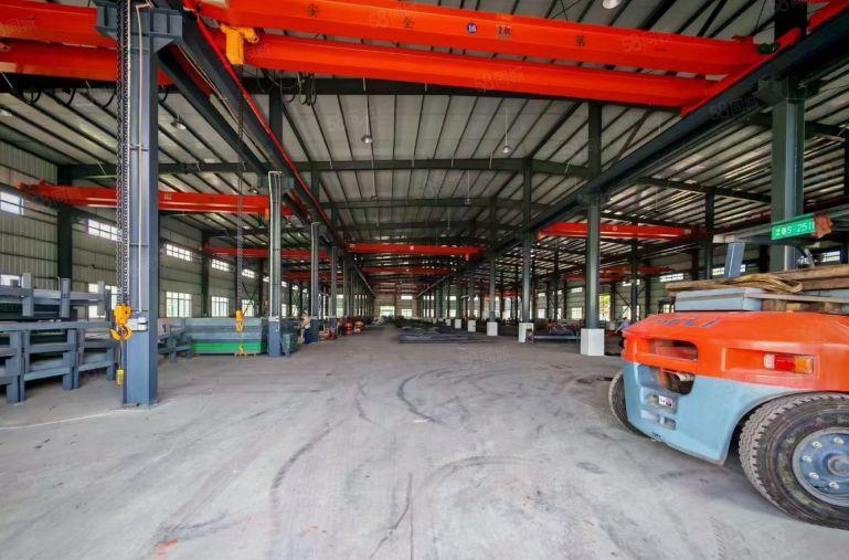 横沥镇模具城附近滴水11米，带现成行车钢构厂房出租