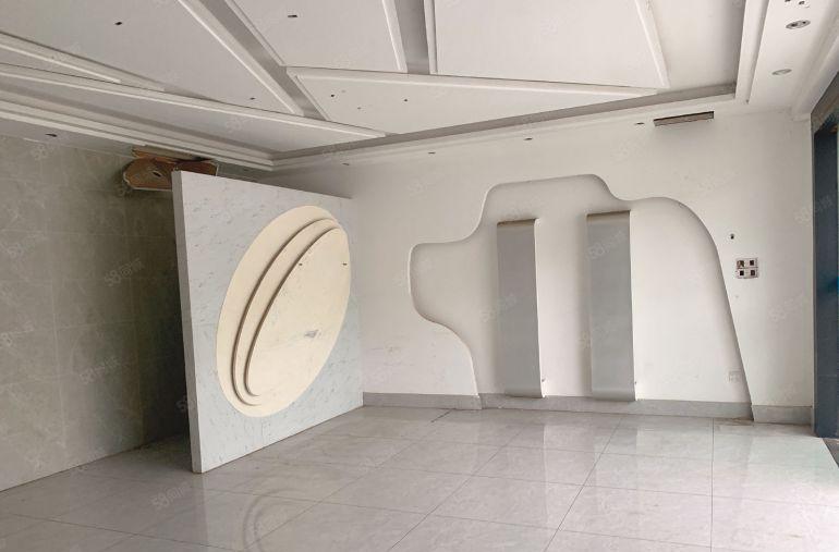 横沥镇砖墙到顶单一层独院带行车厂房出租