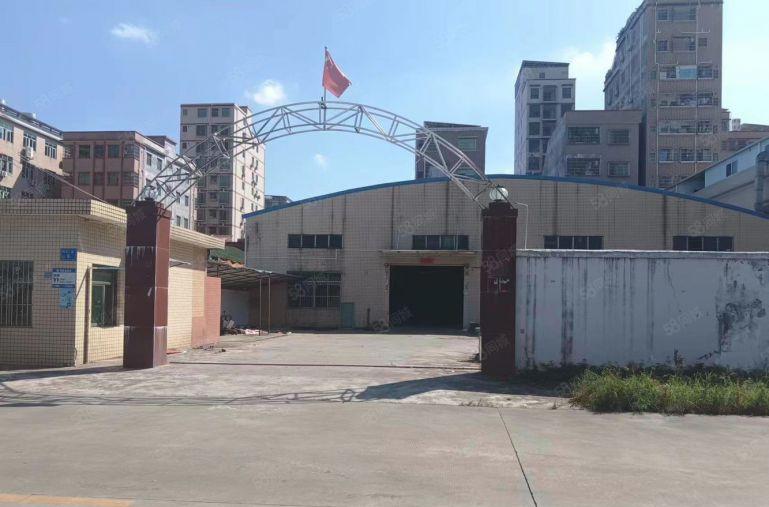 横沥镇砖墙到顶单一层1200平方，小独院厂房出租，空地大