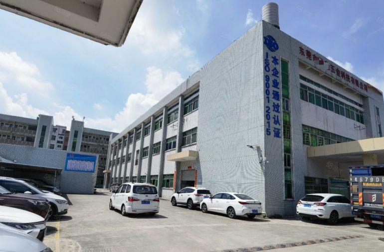 横沥楼上1500平方现成精装修办公室水电齐全实际面积厂房出租