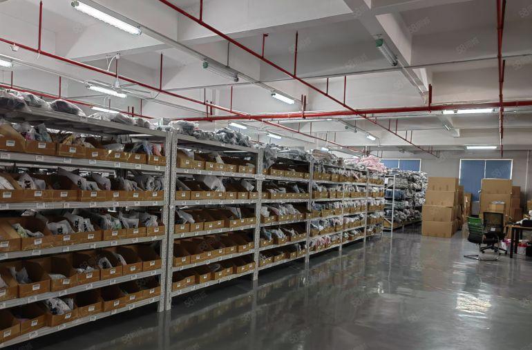 沙田沿江高速路口附近现成电商仓库出租，5000平，单价10元