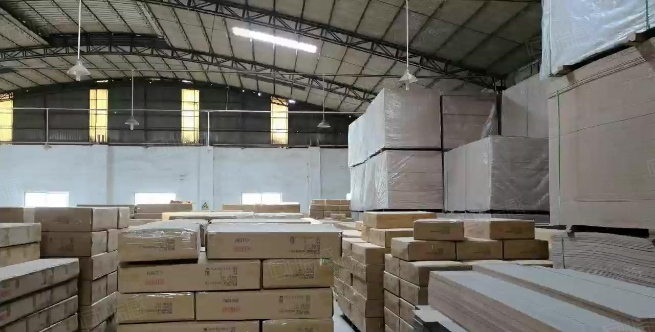 实际面积出租单一层2000平滴水6米 空地超大 可通21米车