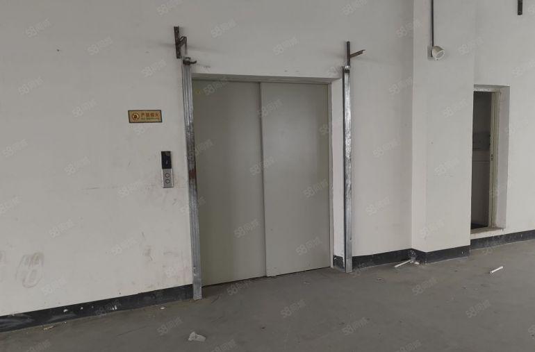 桥头镇带装修现成办公室适合电子，包装，硅胶，小五金等行业。