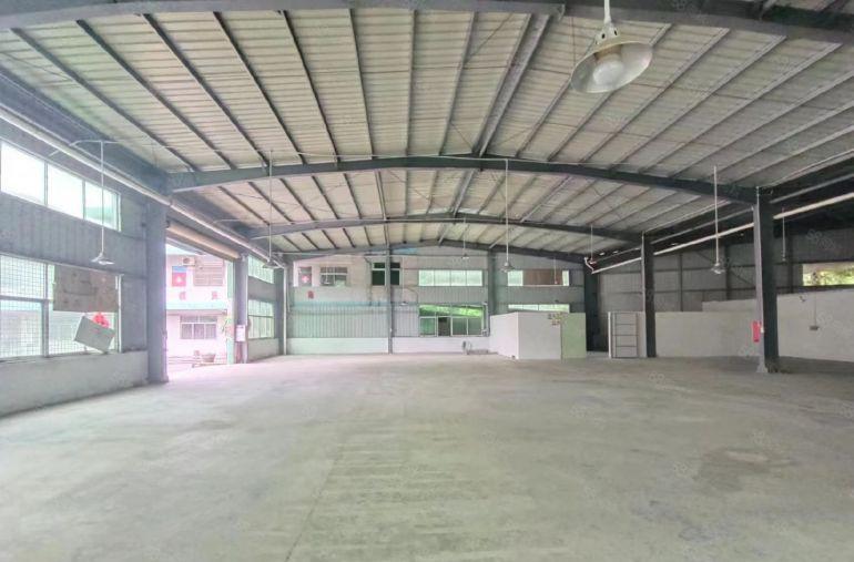 桥头靠常平滴水8米钢构厂房1200平方 现成办公室空地超大