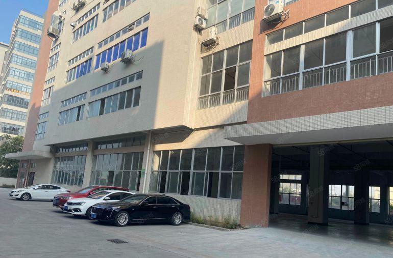 桥头镇新出国有证标准一楼6米高1500平米，有精装办公室