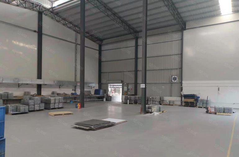 桥头本地房东800平独门独院厂房出租，滴水8米现成精装修宿舍