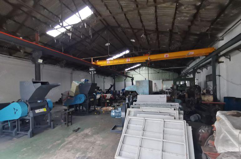 桥头新出原房东带现成航车厂房800平方，高度8米，水电齐全！