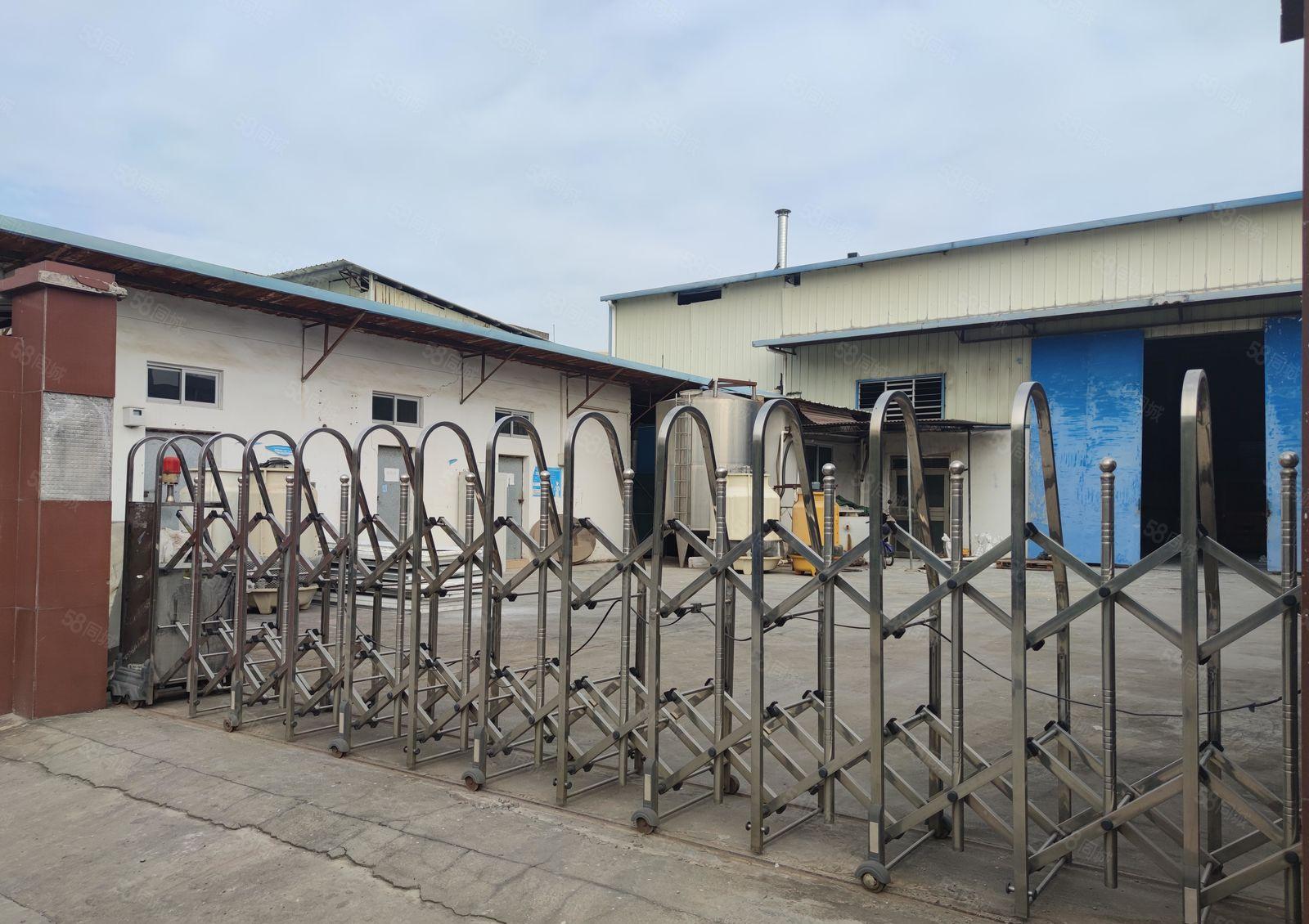 新出小面积独院厂房1000平方，水电齐全，临近高速，交通便利