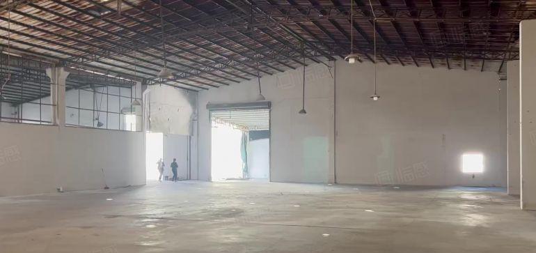 桥头新出原房东小独院靠山边。可做小污染适合设备冲压塑胶等行业