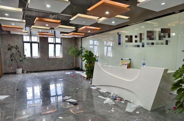 12元东坑精装修楼上2000平！原房东红本厂房形象好低价出租