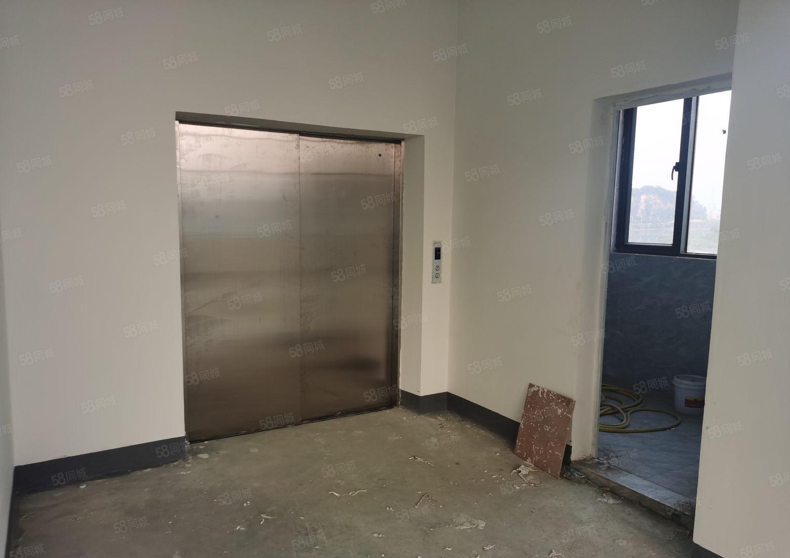 东坑江景厂房出租，8元一平，马路边