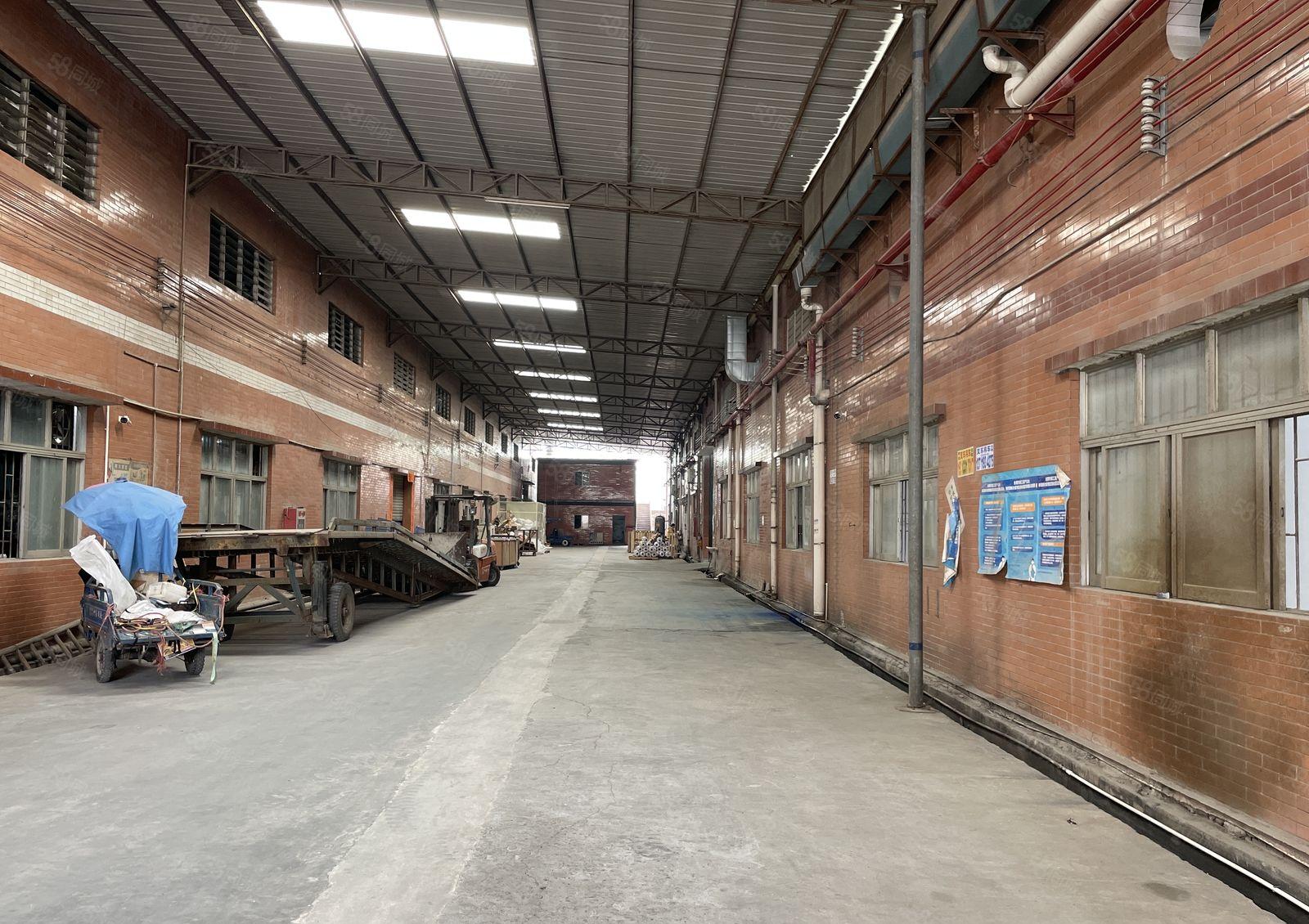 东坑镇工业园砖墙到顶单一层厂房出租1300平层高7米交通便利