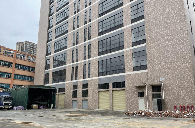 一楼标准500平厂房出租  大小可分租