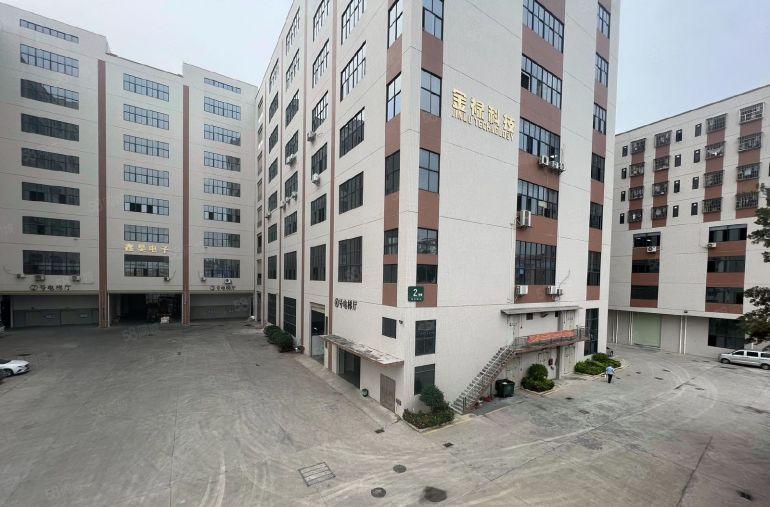 原房东12一平，层高6米1800平重工业红本厂房出租