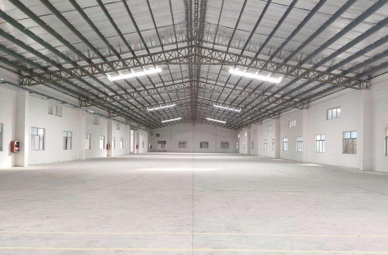 东坑镇工业区单一层钢构独院厂房出租，大小好分租，周边无居民